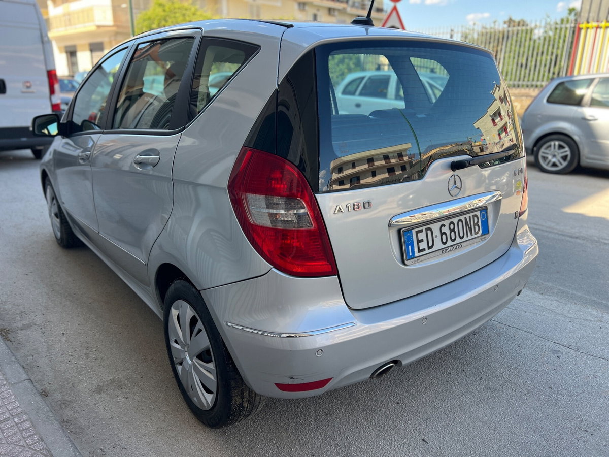 Mercedes-Benz Classe A 180 CDI Elegance (2)