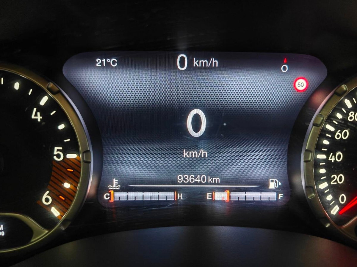 Jeep Renegade 1.6 Mjt 120 CV Limited (8)