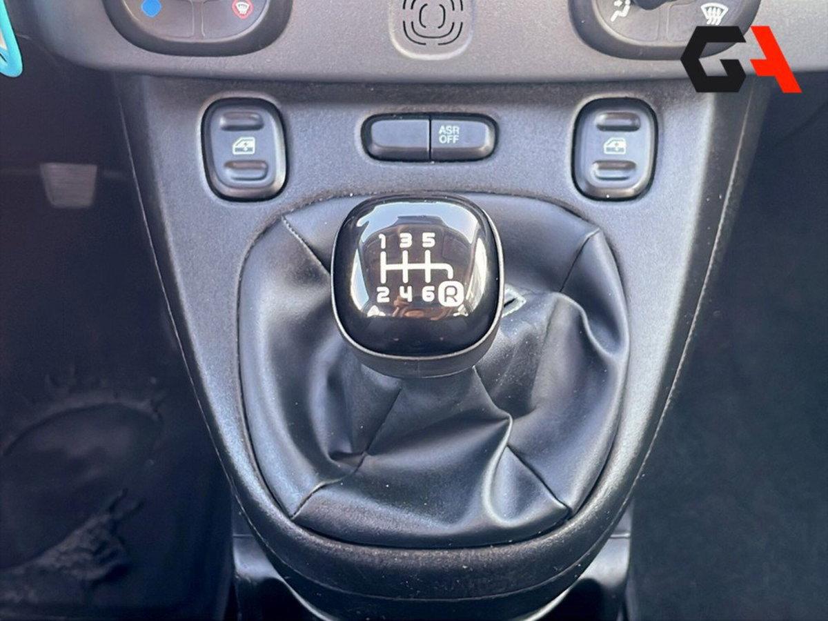 Fiat Panda 1.0 FireFly S&S Hybrid City Cross (18)