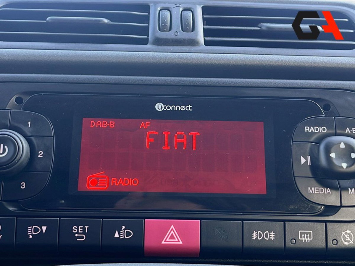 Fiat Panda 1.0 FireFly S&S Hybrid City Cross (19)