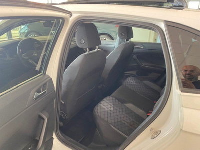 Volkswagen Taigo 1.0 TSI 110 CV DSG R-Line (9)