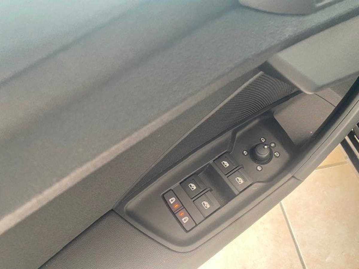 Audi A3 Sportback 35 TFSI S tronic Business (7)