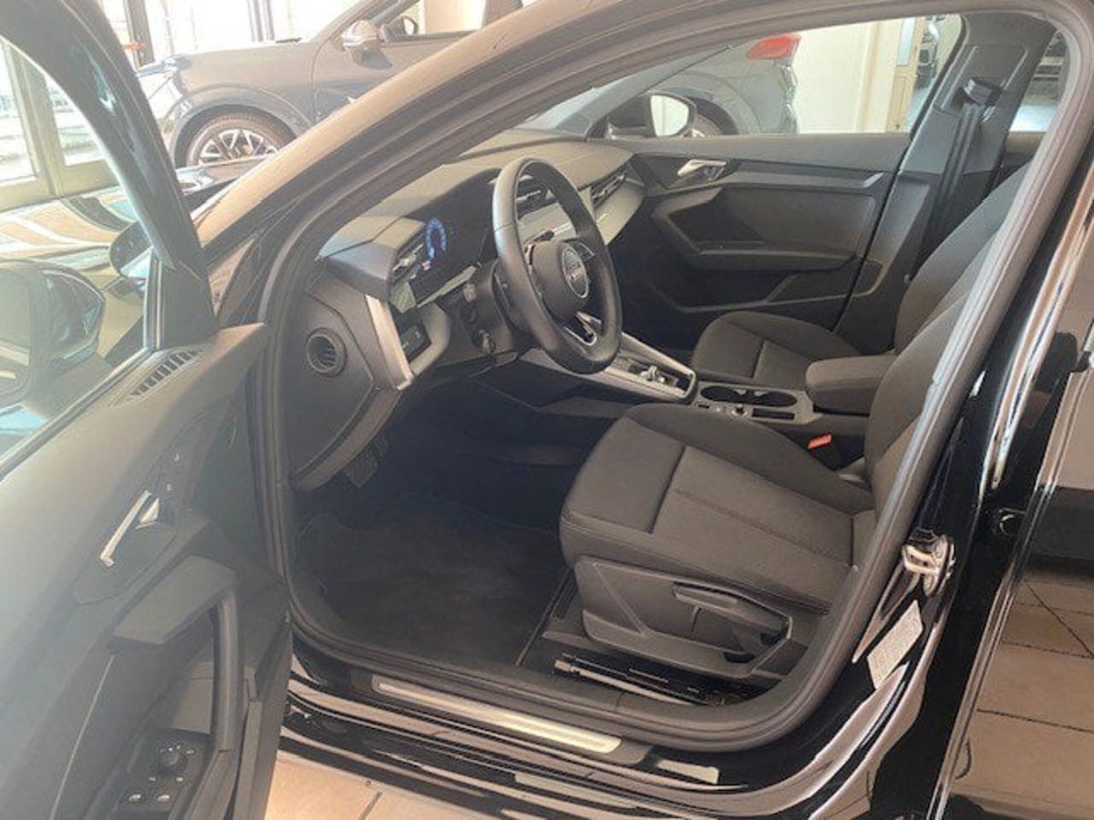 Audi A3 Sportback 35 TFSI S tronic Business (8)