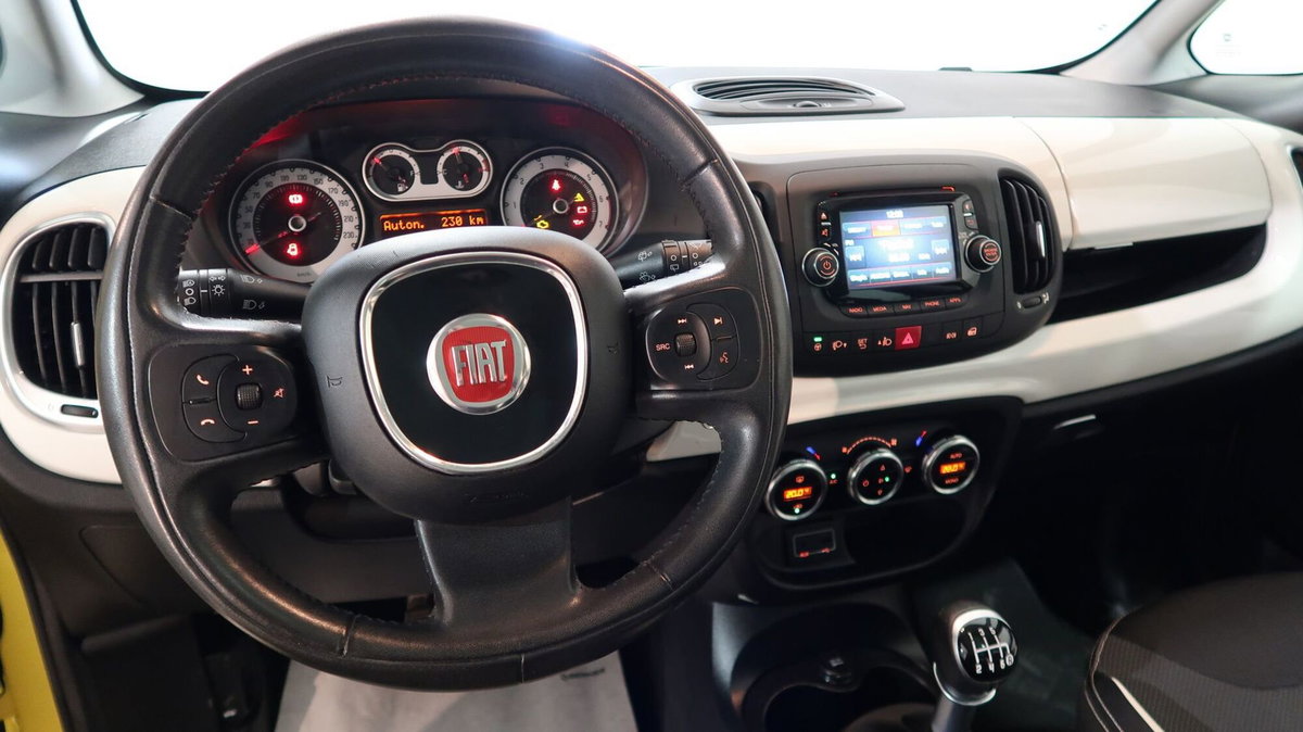 Fiat 500L 1.4 95 CV Trekking (9)