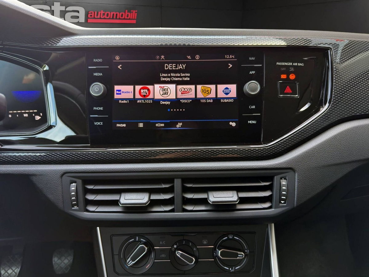 Volkswagen Polo 1.0 tsi Life 95cv (14)