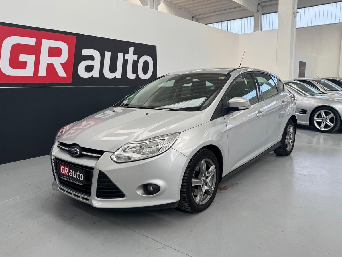 Ford Focus Station Wagon 2.0 TDCi 115 CV Powershift SW Individual (2)