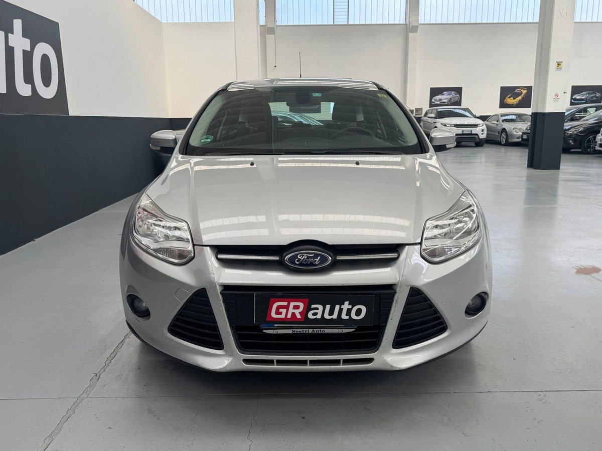 Ford Focus Station Wagon 2.0 TDCi 115 CV Powershift SW Individual (3)