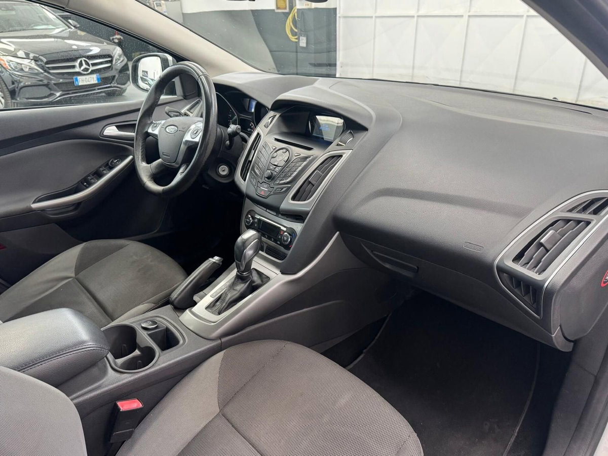 Ford Focus Station Wagon 2.0 TDCi 115 CV Powershift SW Individual (5)