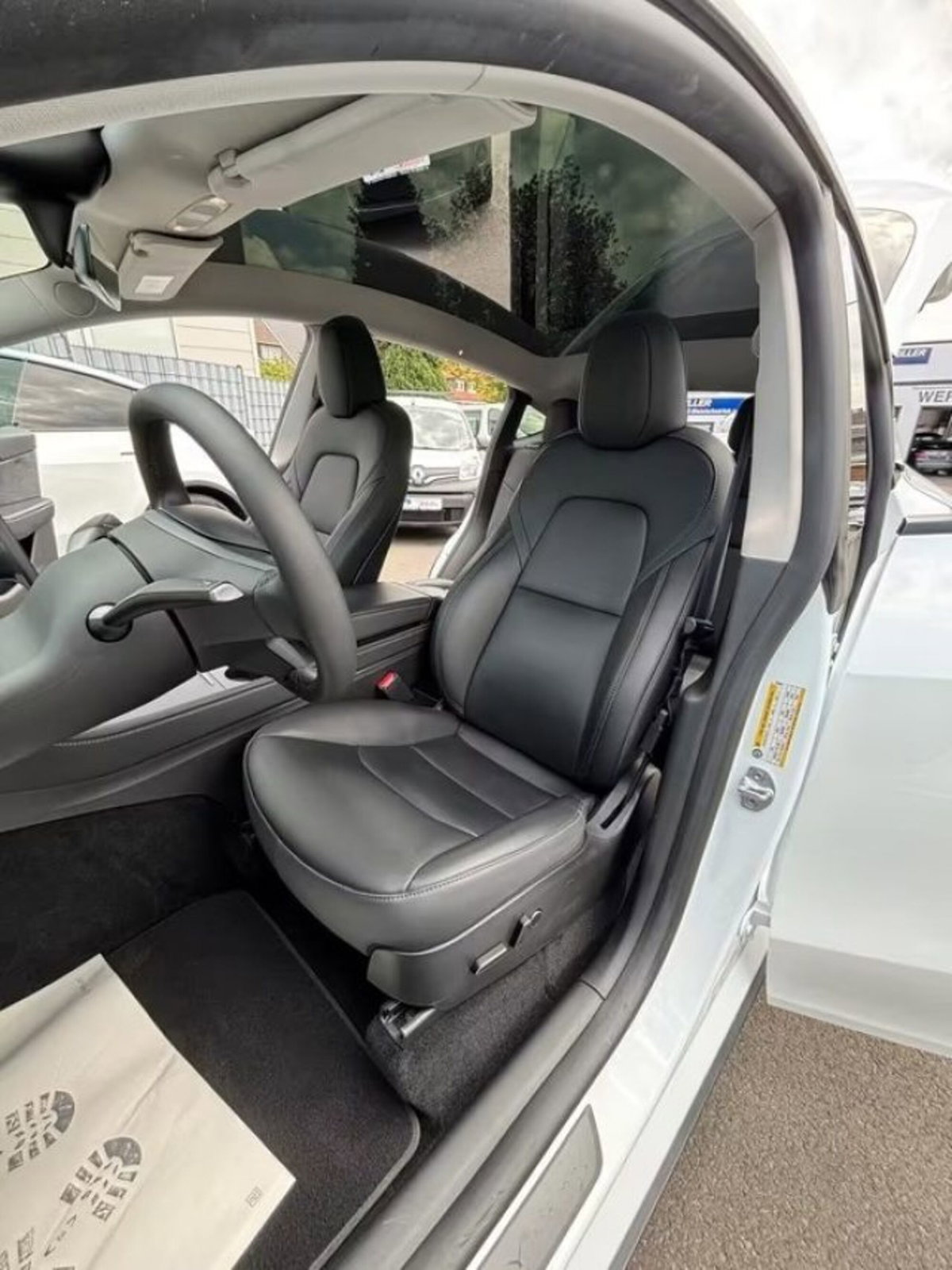 Tesla Model Y Long Range awd (11)