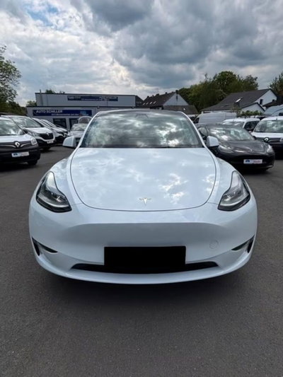 Tesla Model Y Long Range awd (7)