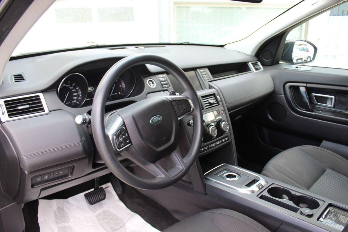 Land Rover Discovery Sport 2.0 TD4 150 CV Pure (10)