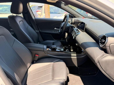 Mercedes-Benz Classe A Sedan 180 d Automatic 4p. Business (12)