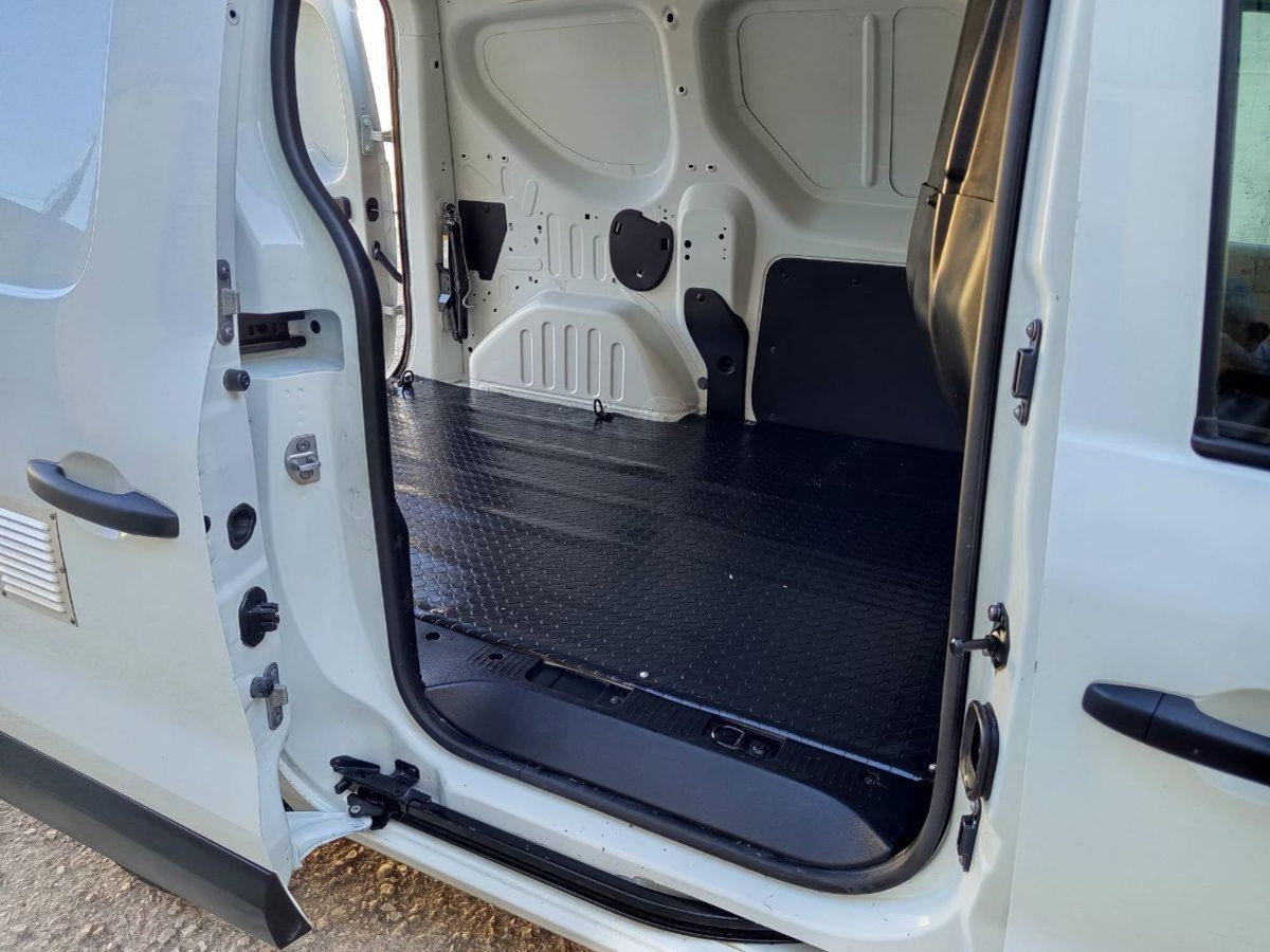 Renault Kangoo Blue dCi 95CV Express Furgone Ice (12)