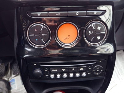 Citroen C3 1.4 HDi 70CV Exclusive (17)