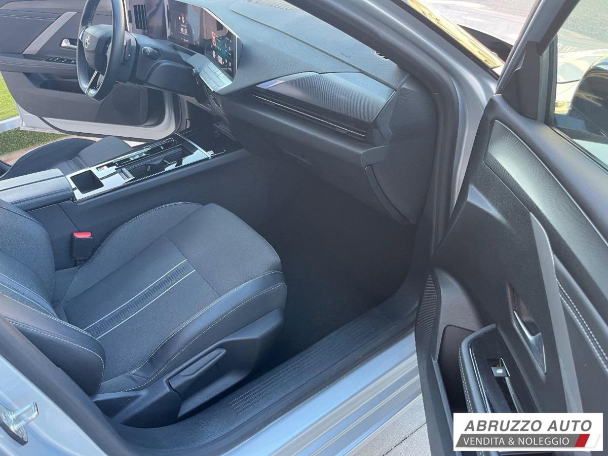 Opel Astra 1.2 Turbo 130 CV AT8 GS Line (11)
