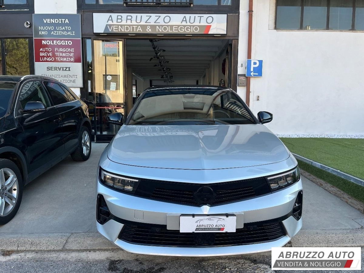 Opel Astra 1.2 Turbo 130 CV AT8 GS Line (2)