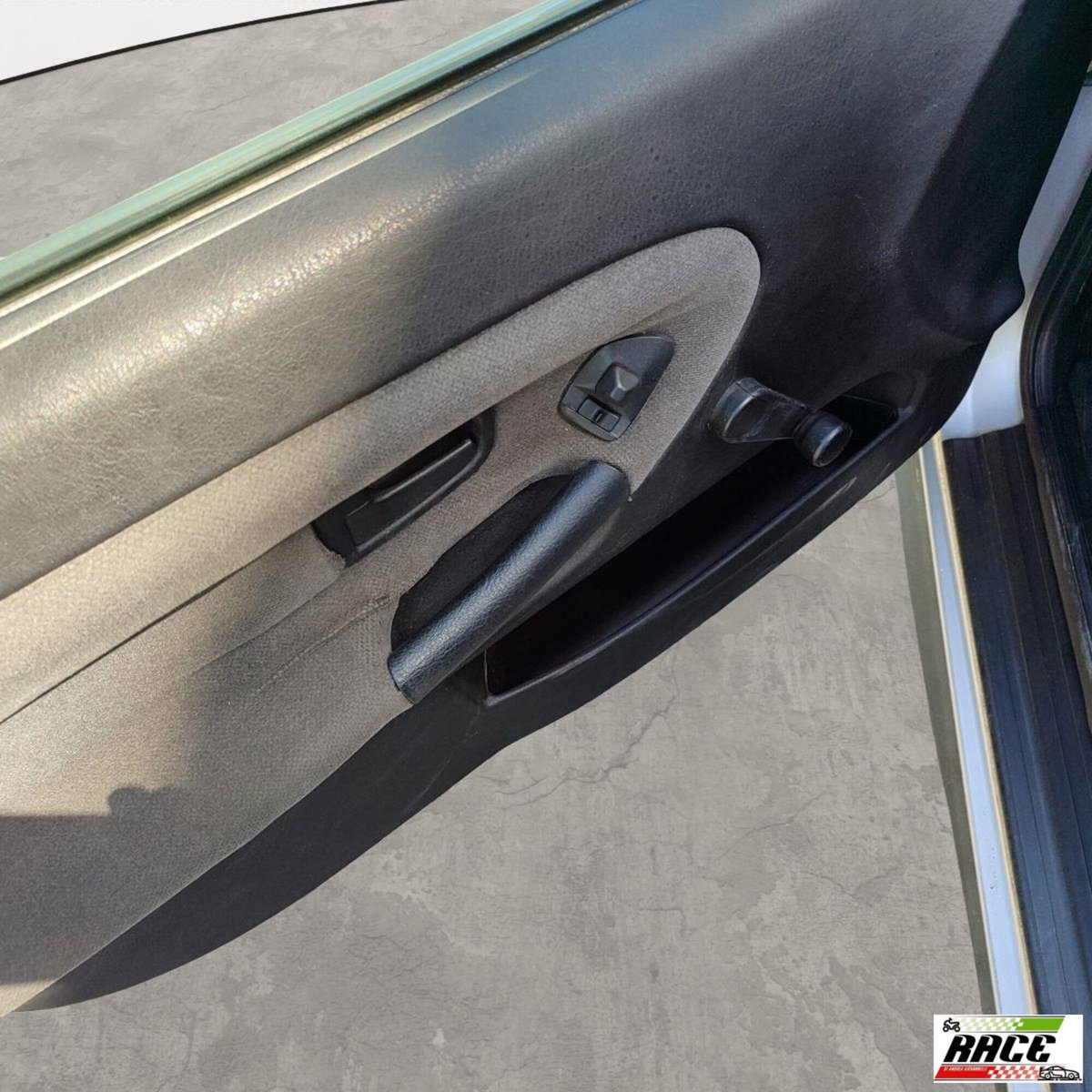 BMW Serie 3 316i 4 porte (12)