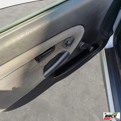 BMW Serie 3 316i 4 porte (12)