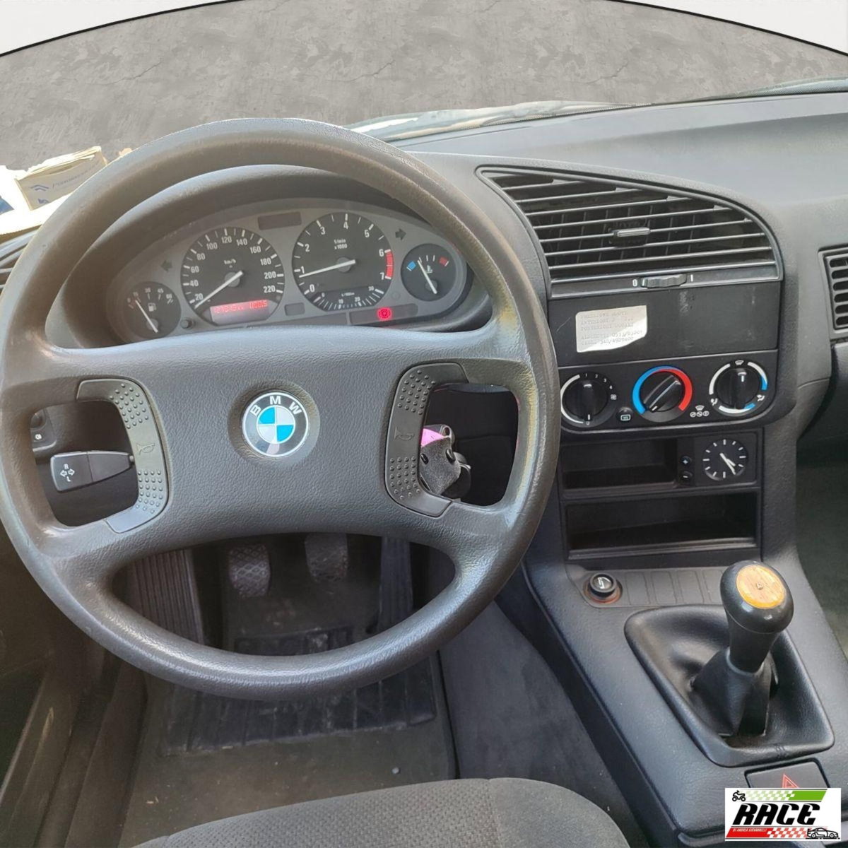 BMW Serie 3 316i 4 porte (14)