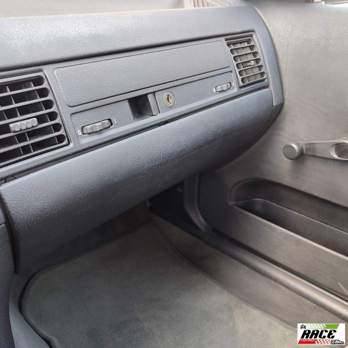 BMW Serie 3 316i 4 porte (16)