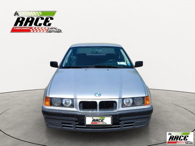 BMW Serie 3 316i 4 porte (2)
