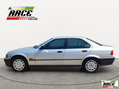 BMW Serie 3 316i 4 porte (3)
