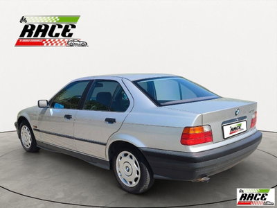 BMW Serie 3 316i 4 porte (4)