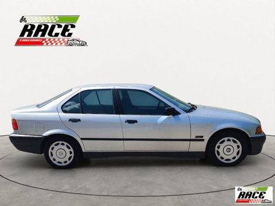 BMW Serie 3 316i 4 porte (7)