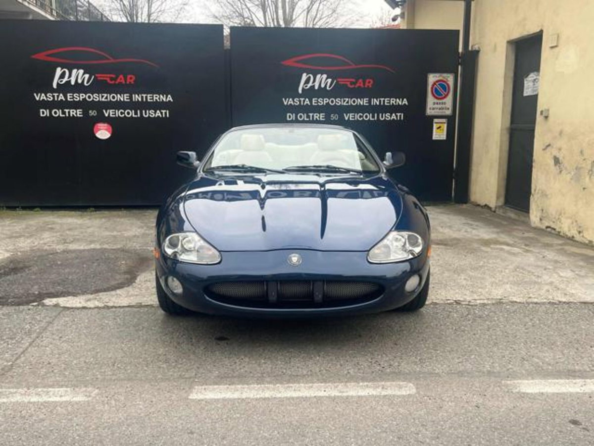 Jaguar XK8 4.0 Convertibile (2)