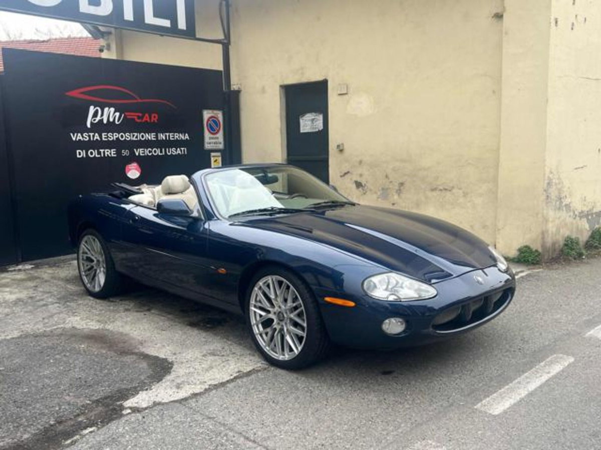 Jaguar XK8 4.0 Convertibile (3)