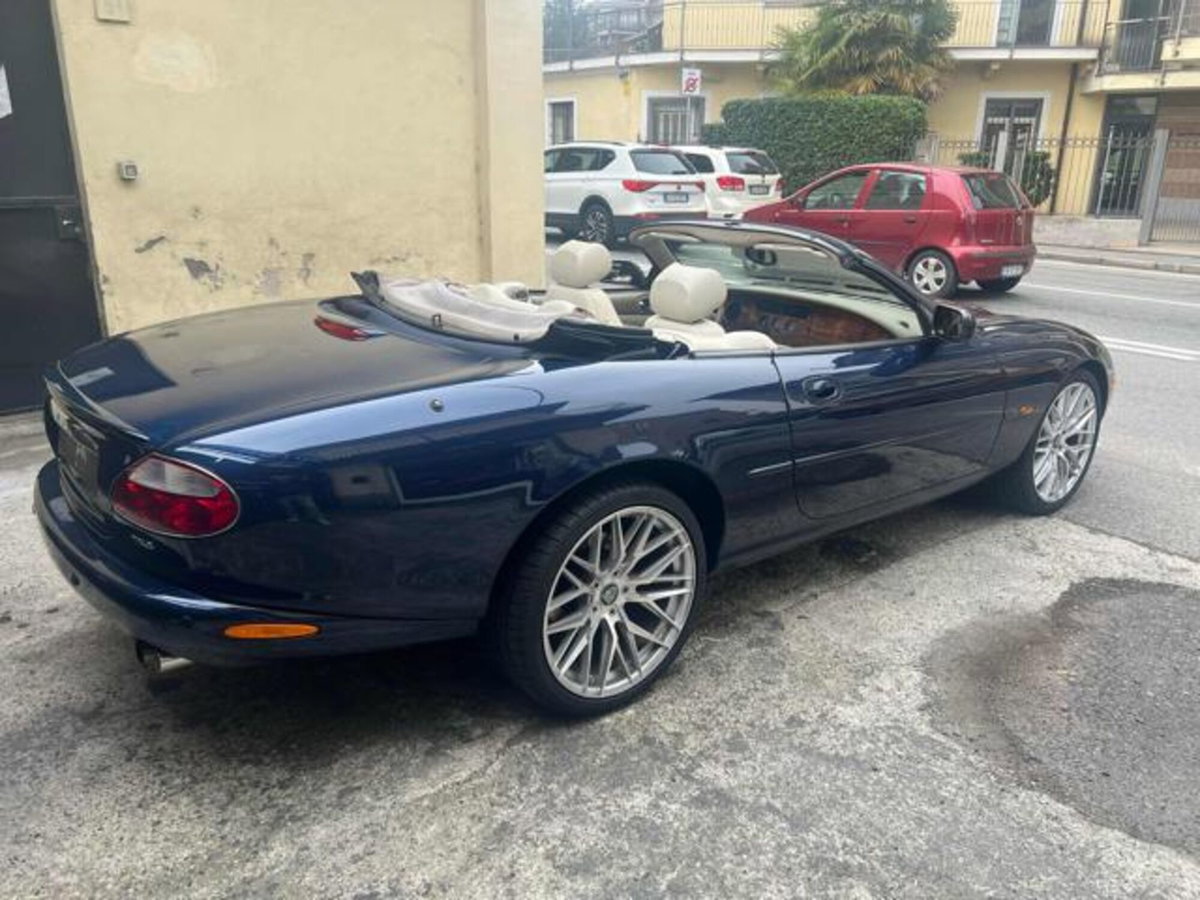 Jaguar XK8 4.0 Convertibile (5)