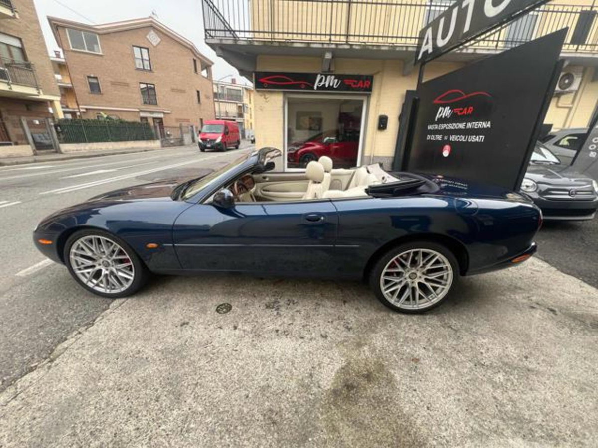 Jaguar XK8 4.0 Convertibile (8)