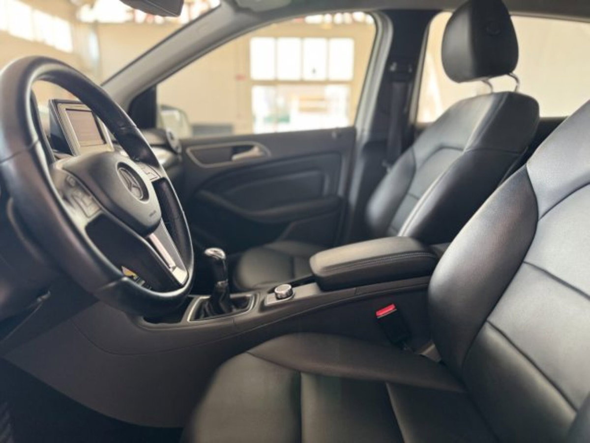 Mercedes-Benz Classe B 200 CDI BlueEFFICIENCY Premium (10)