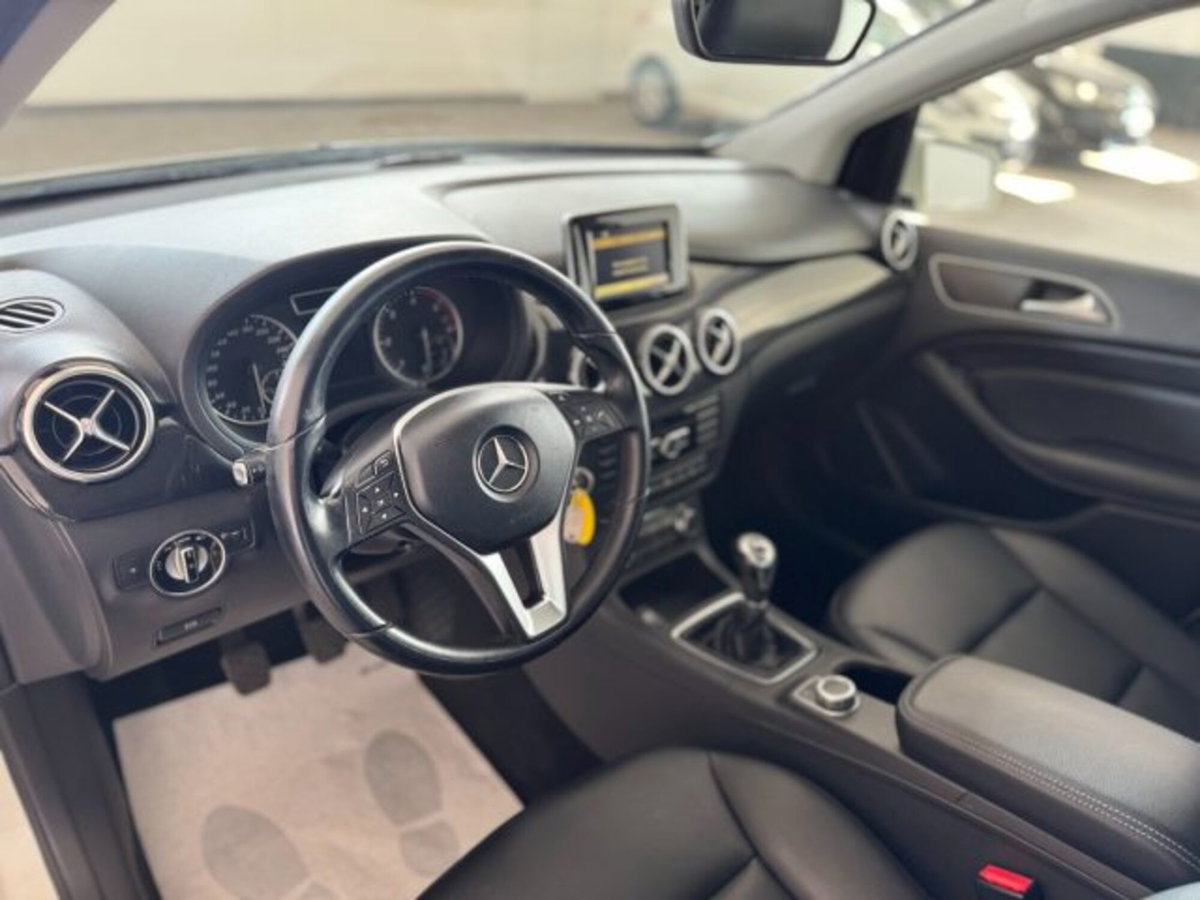 Mercedes-Benz Classe B 200 CDI BlueEFFICIENCY Premium (11)