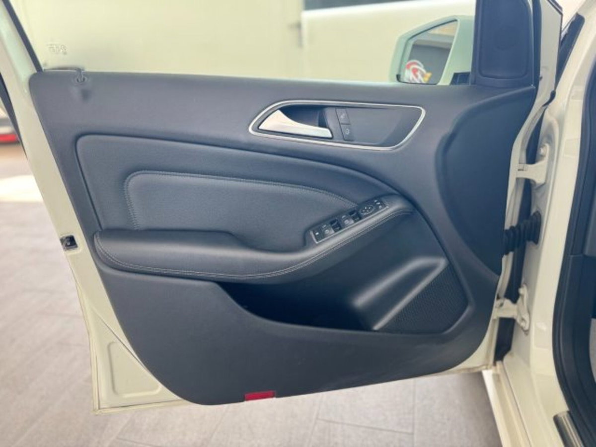 Mercedes-Benz Classe B 200 CDI BlueEFFICIENCY Premium (12)