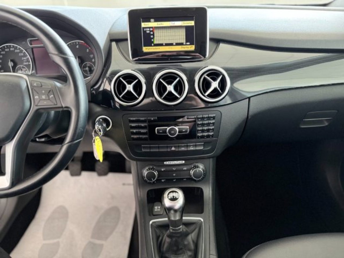 Mercedes-Benz Classe B 200 CDI BlueEFFICIENCY Premium (20)