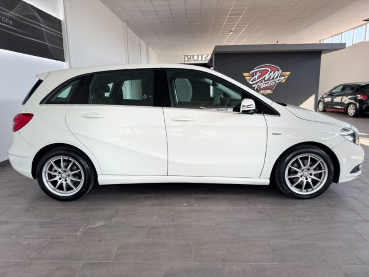 Mercedes-Benz Classe B 200 CDI BlueEFFICIENCY Premium (4)