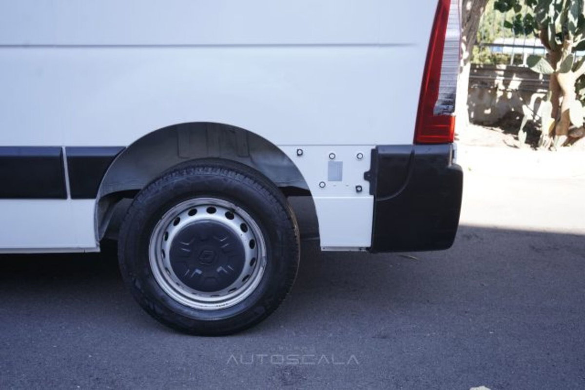 Renault Master Furgone T28 2.3 dCi 135 PC-TM Furgone Ice Plus (17)