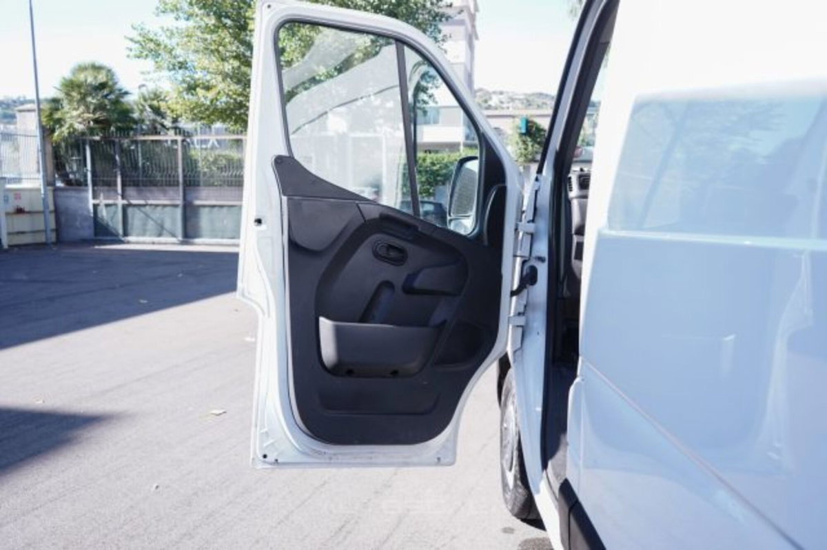Renault Master Furgone T28 2.3 dCi 135 PC-TM Furgone Ice Plus (6)
