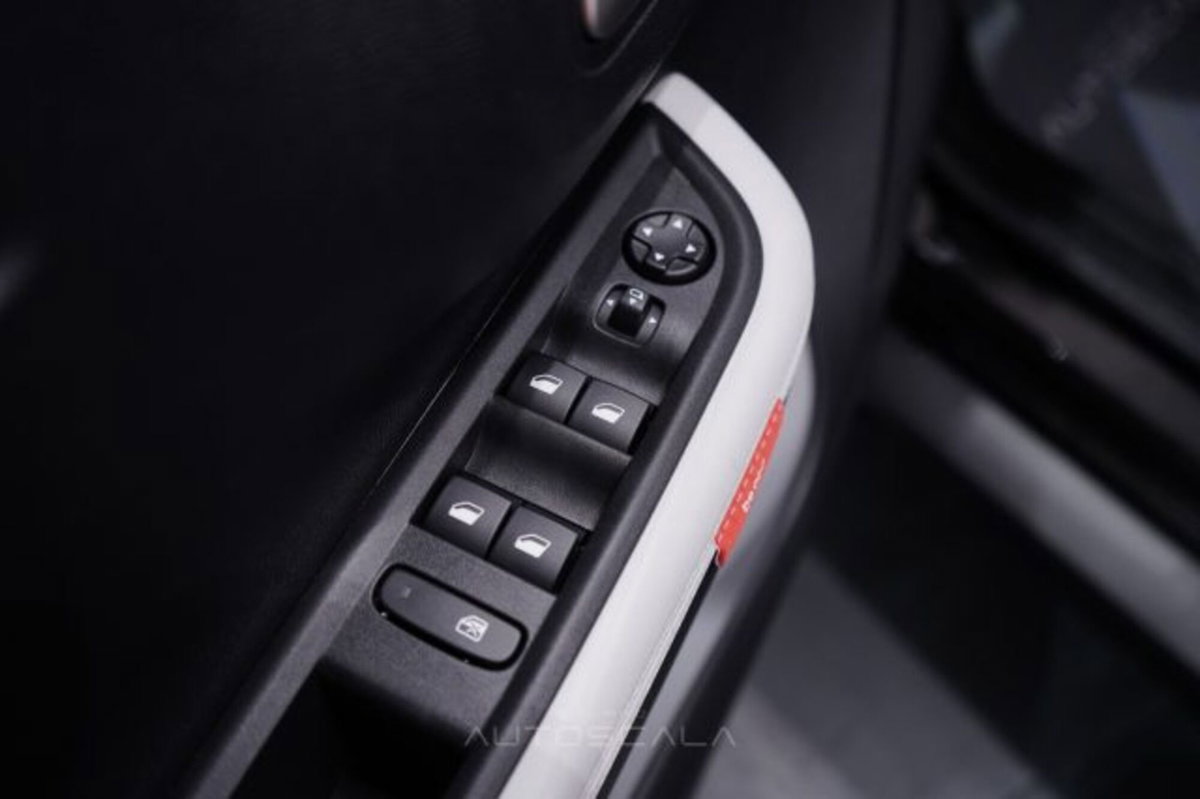 Citroen C5 Aircross 1.2 hybrid Max 136cv e-dcs6 (10)