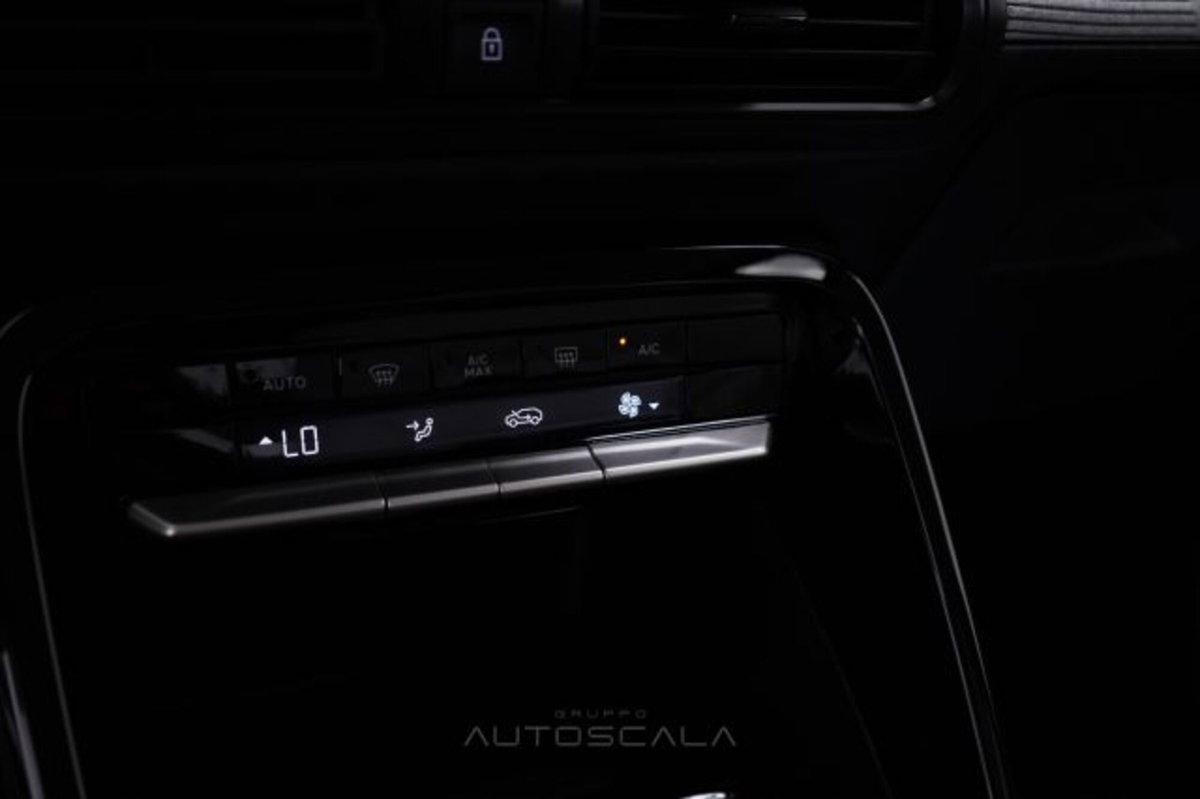 Citroen C5 Aircross 1.2 hybrid Max 136cv e-dcs6 (17)