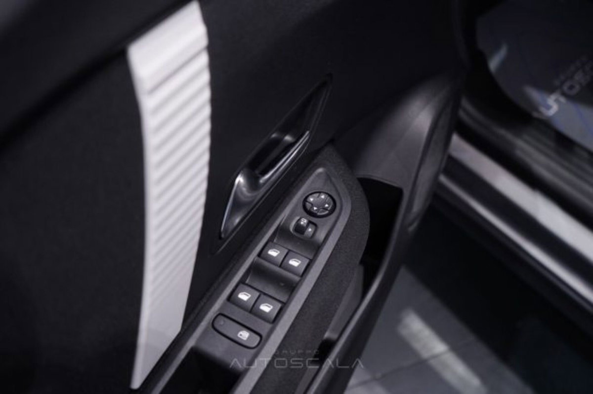 Citroen C4 1.2 puretech Plus s&s 130cv eat8 (10)