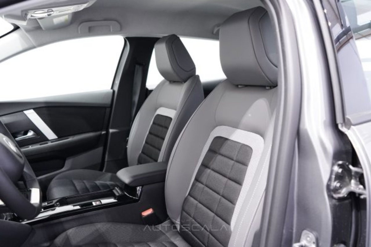 Citroen C4 1.2 puretech Plus s&s 130cv eat8 (11)