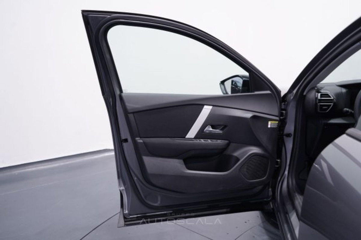 Citroen C4 1.2 puretech Plus s&s 130cv eat8 (9)