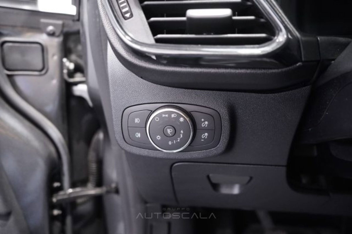 Ford Fiesta Active X 1.0 Ecoboost Hybrid 125 CV 5 porte (12)