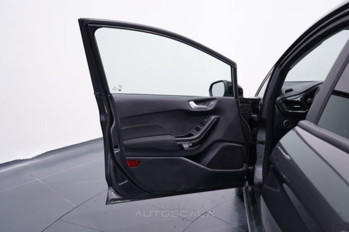 Ford Fiesta Active X 1.0 Ecoboost Hybrid 125 CV 5 porte (9)