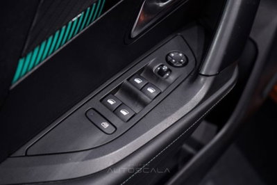 Peugeot 2008 PureTech 130 S&S EAT8 Allure Pack (10)