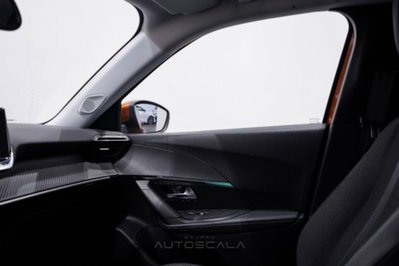 Peugeot 2008 PureTech 130 S&S EAT8 Allure Pack (18)