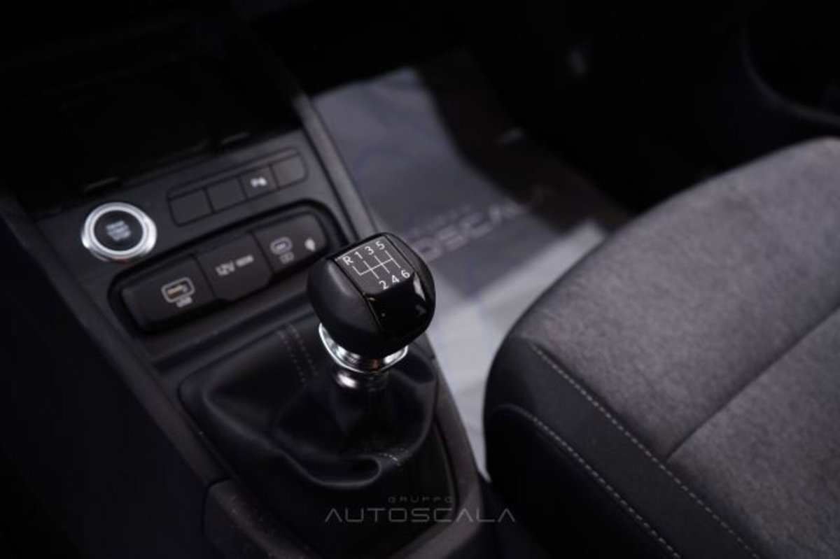 Kia Stonic 1.0 t-gdi mhev Style (17)