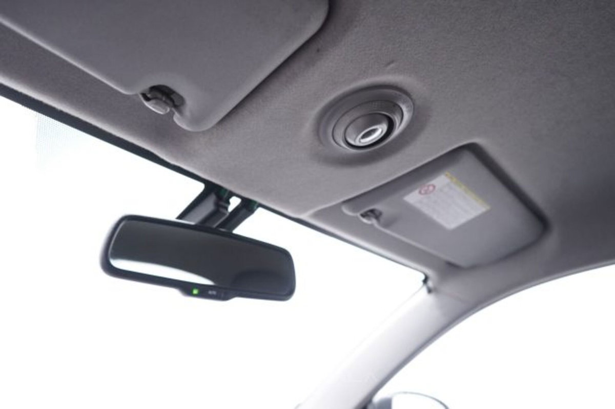 Toyota iQ 1.0 Multidrive (17)